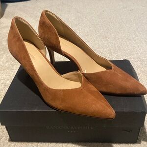 Banana Republic Suede Pumps